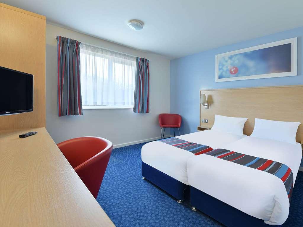 Travelodge Milton Keynes Old Stratford Bilik gambar